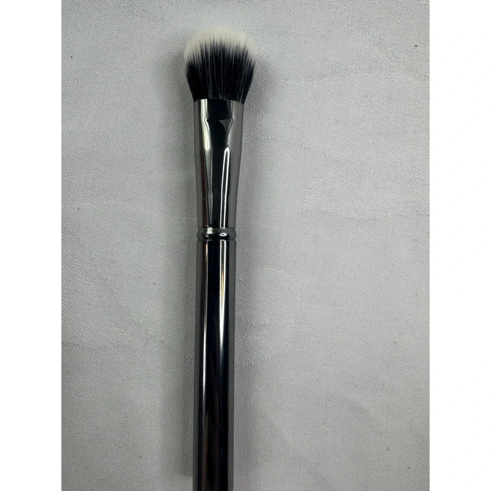 Morphe G39 Gunmetal Deluxe Buffer Makeup Brush Synthetic Bristles Silver Handle